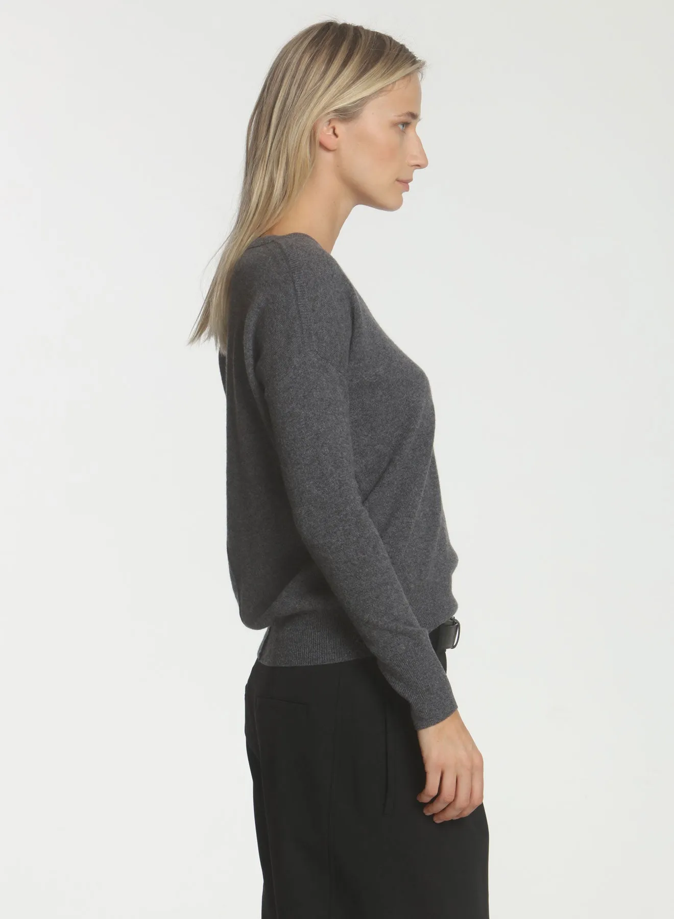 CORE Cashmere BF Vee - Charcoal