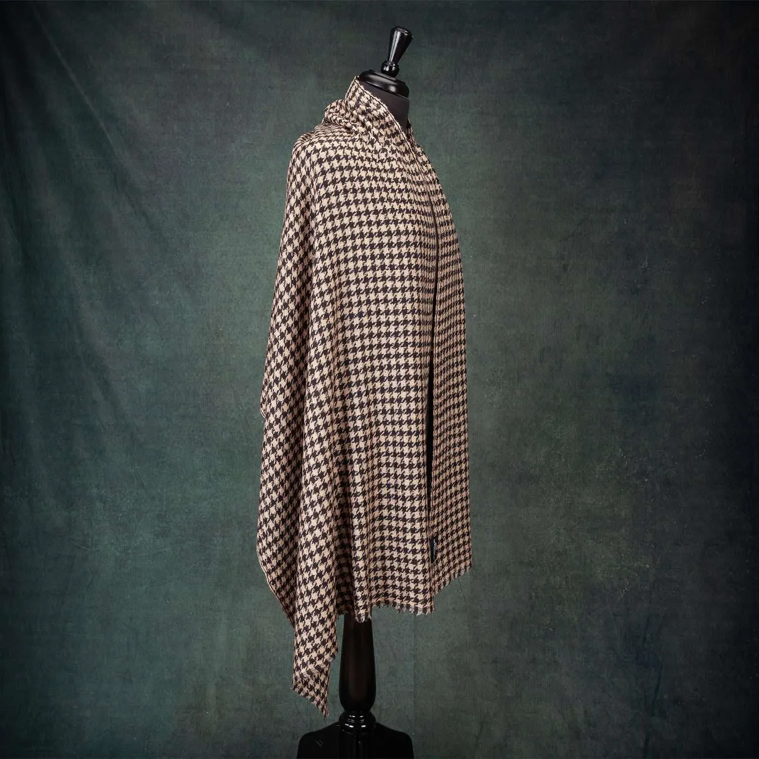 Houndstooth Shawl Latte